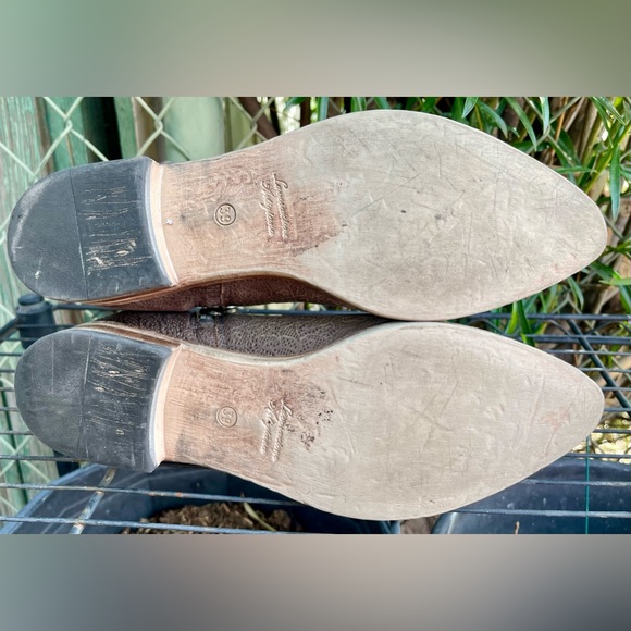 FIRENZE gray tooled leather ankle booties size 39 - Picture 4 of 6